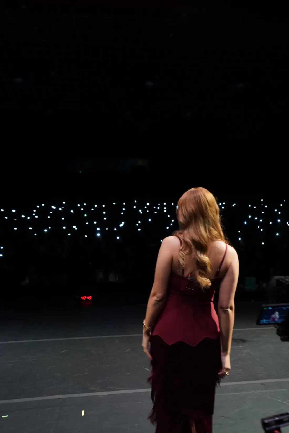 Ana Branco durante uma apresentação no palco